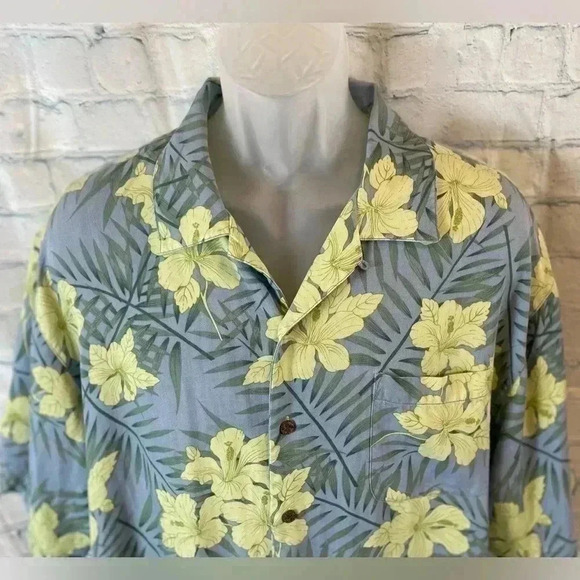 Tommy Bahama 100% Silk Tropical Flowers Button Up Hawaiian Shirt size XL banana - Picture 6 of 15